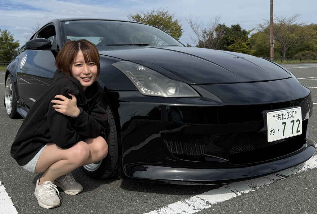 トレンチライフ・ロゴ入りプルオーバータイプパーカー【ブラック】