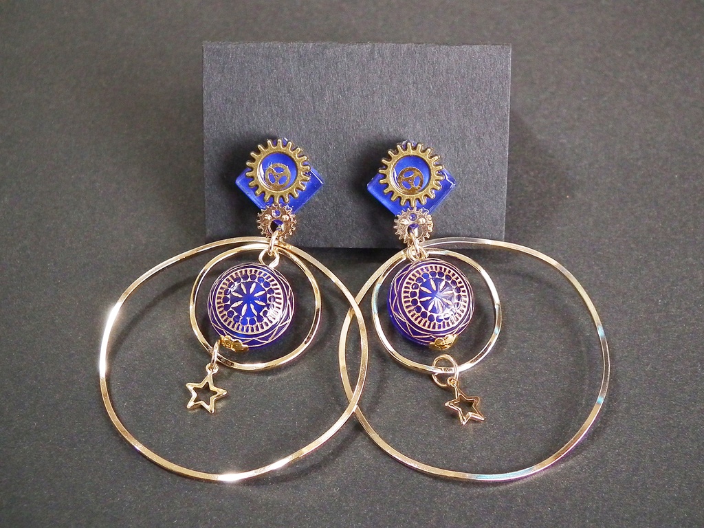 歯車とタイルのイヤリング 「がらくた塔と天球儀の魔女-Sirius-」