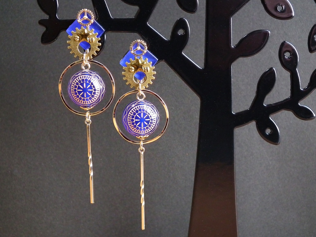 歯車とタイルのイヤリング 「がらくた塔と天球儀の魔女-Spica-」