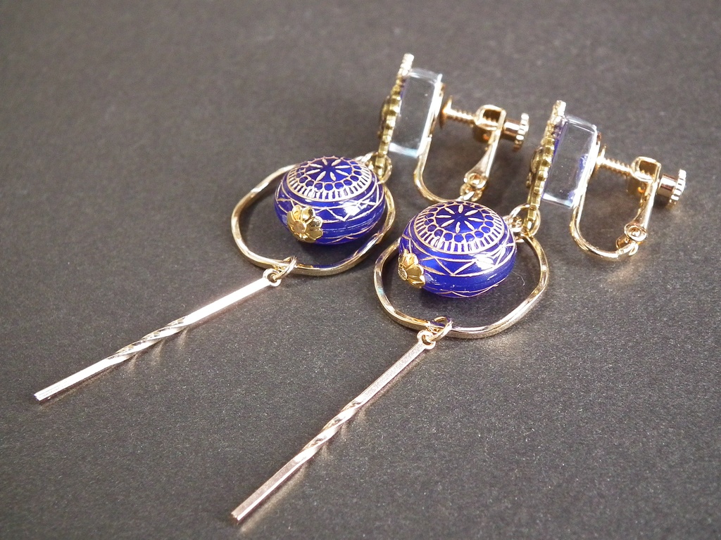 歯車とタイルのイヤリング 「がらくた塔と天球儀の魔女-Spica-」
