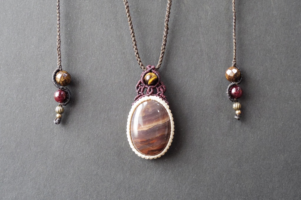 コーヒージャスパーとタイガーアイのマクラメネックレス 「Coatlicue(コアトリクエ)」