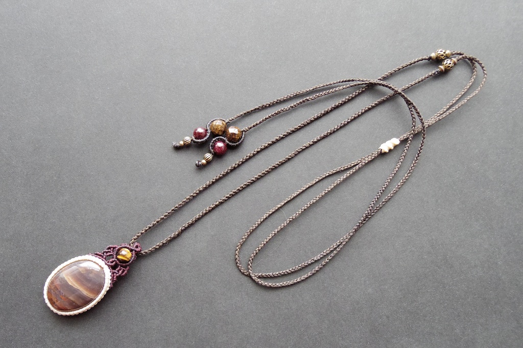 コーヒージャスパーとタイガーアイのマクラメネックレス 「Coatlicue(コアトリクエ)」