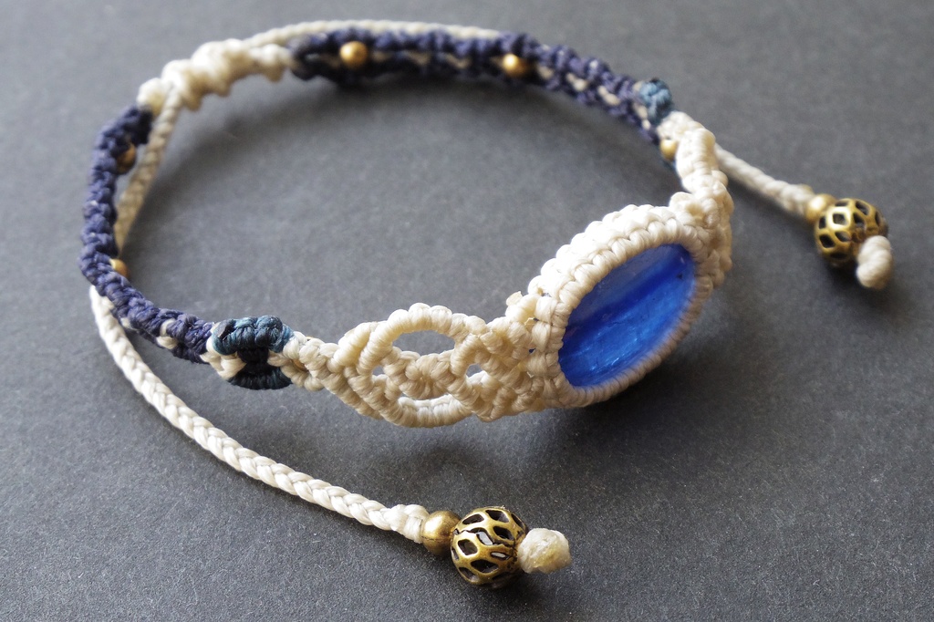 カイヤナイトのマクラメブレスレット 「Silk Road-İstanbul-」