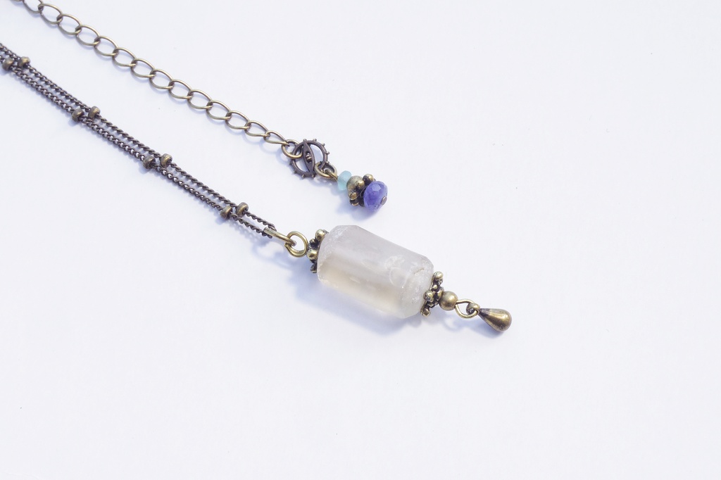 ローマングラスとタンザナイトのアンティークネックレス 「がらくた塔と考古学の魔女」