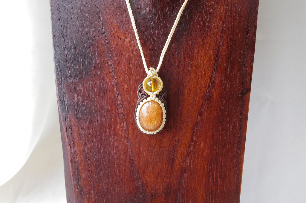 サンストーンとファントムシトリンのマクラメネックレス 「TESSERA-Amuburozia-」