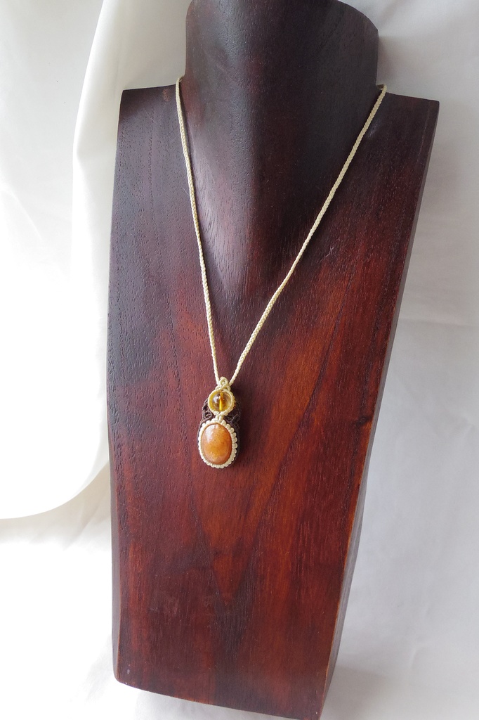 サンストーンとファントムシトリンのマクラメネックレス 「TESSERA-Amuburozia-」