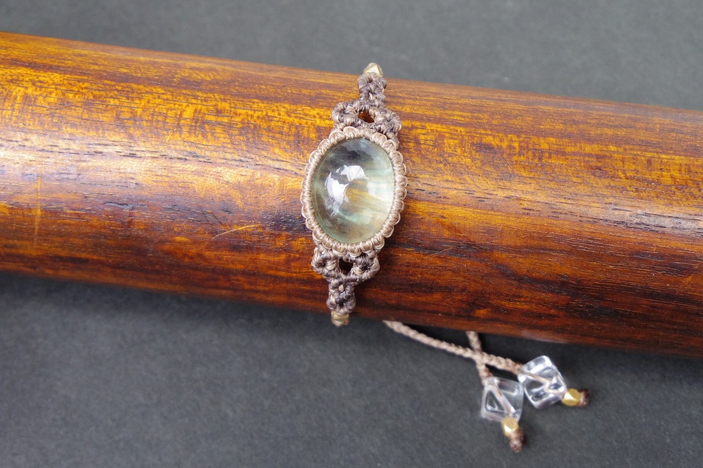 フローライトのマクラメブレスレット 「Blue waltz」