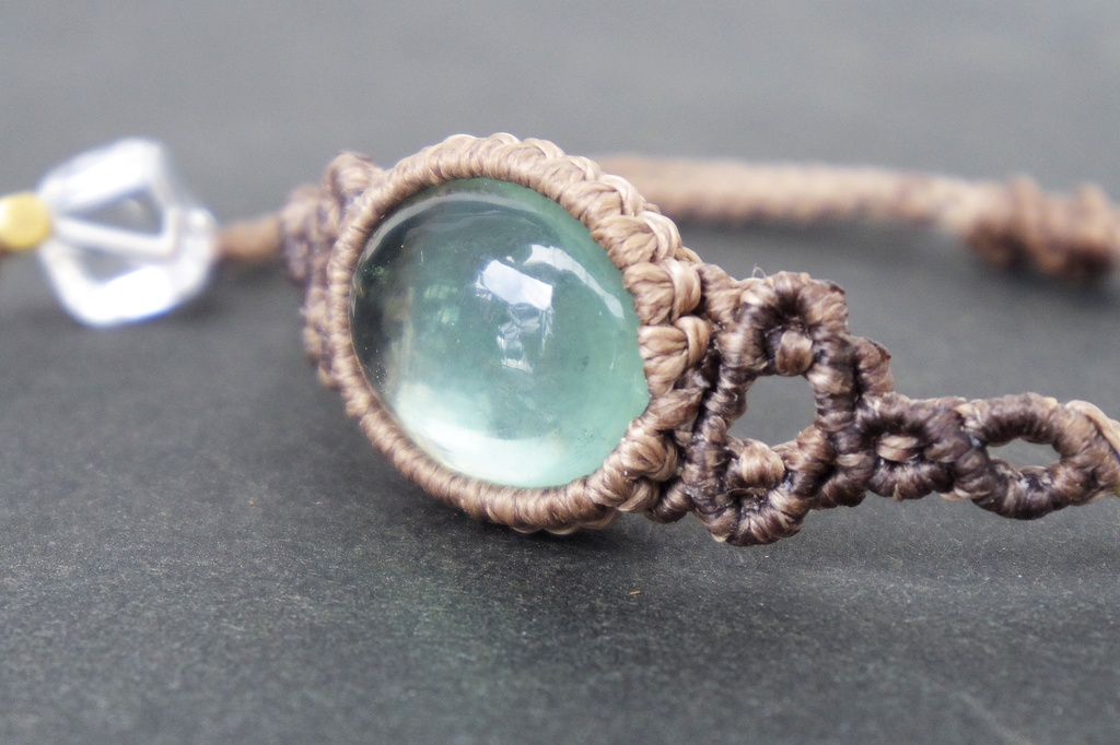 フローライトのマクラメブレスレット 「Blue waltz」