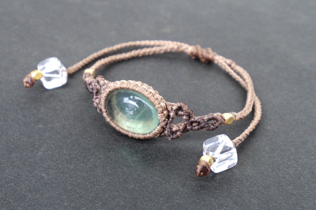 フローライトのマクラメブレスレット 「Blue waltz」