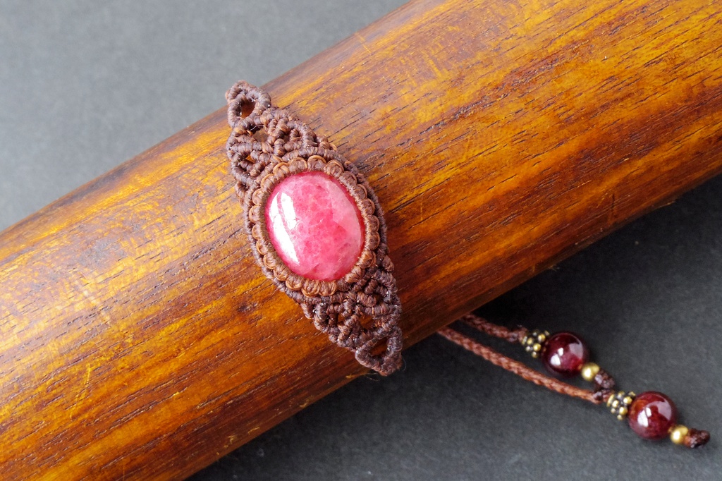 インペリアルロードナイトとガーネットのマクラメブレスレット 「Sarabanda」