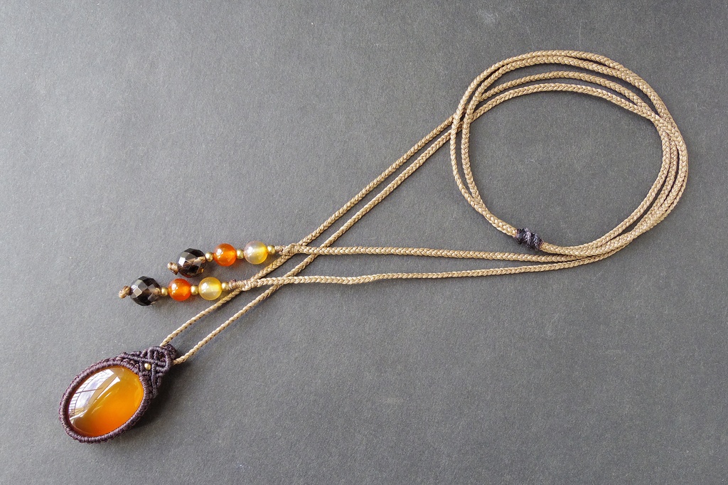カーネリアンのマクラメネックレス 「Tithonia」