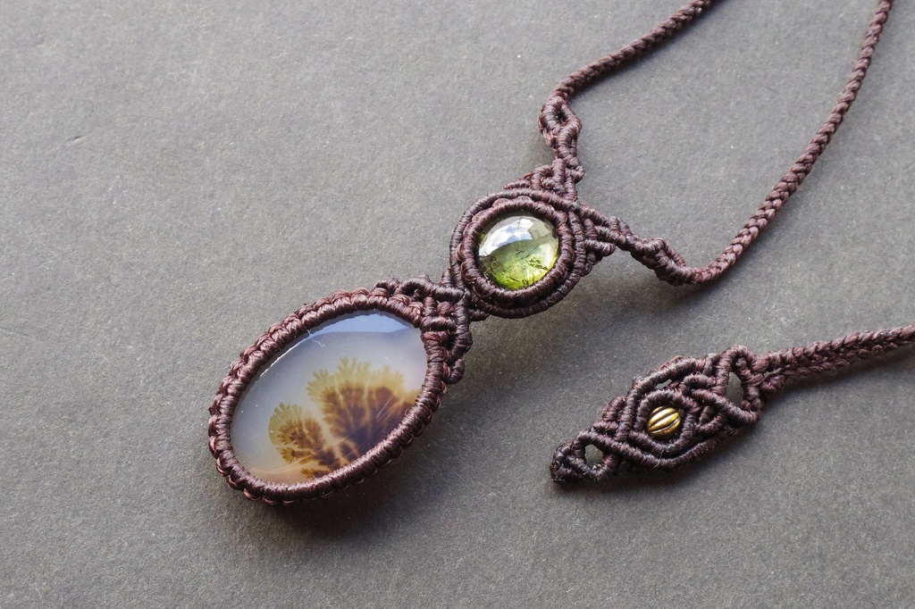 デンドリックアゲートとトルマリンのマクラメネックレス 「Dactylifera」