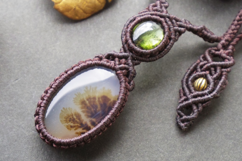 デンドリックアゲートとトルマリンのマクラメネックレス 「Dactylifera」