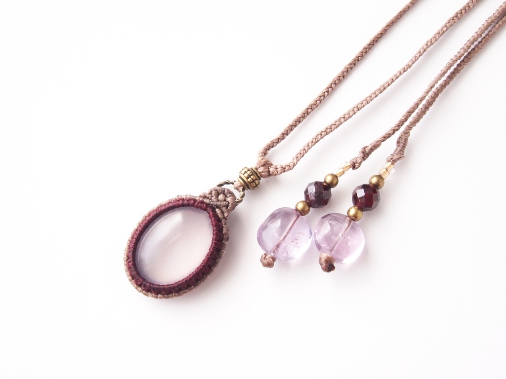 ローズクォーツとアメジストのマクラメネックレス 「睡-花影-」
