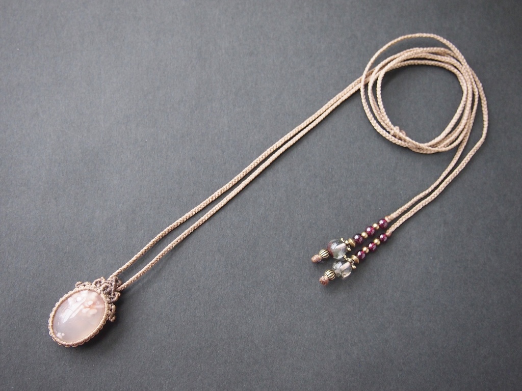 チェリーブロッサムアゲートとガーデンクォーツのマクラメネックレス 「木花咲耶」