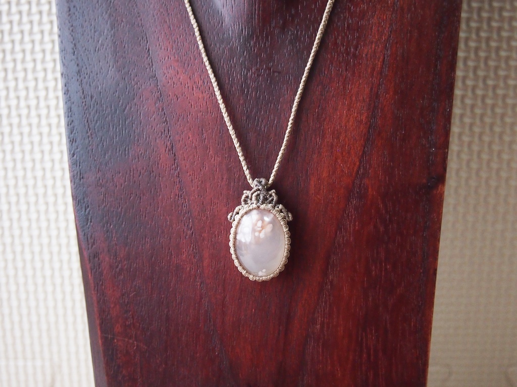 チェリーブロッサムアゲートとガーデンクォーツのマクラメネックレス 「木花咲耶」