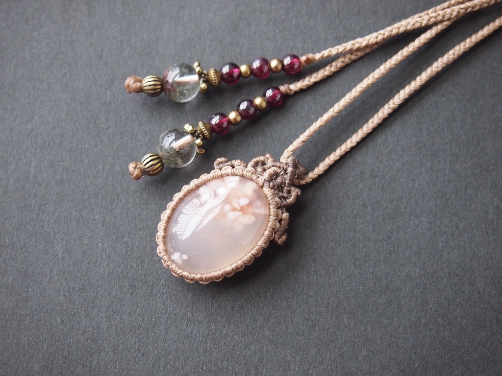 チェリーブロッサムアゲートとガーデンクォーツのマクラメネックレス 「木花咲耶」