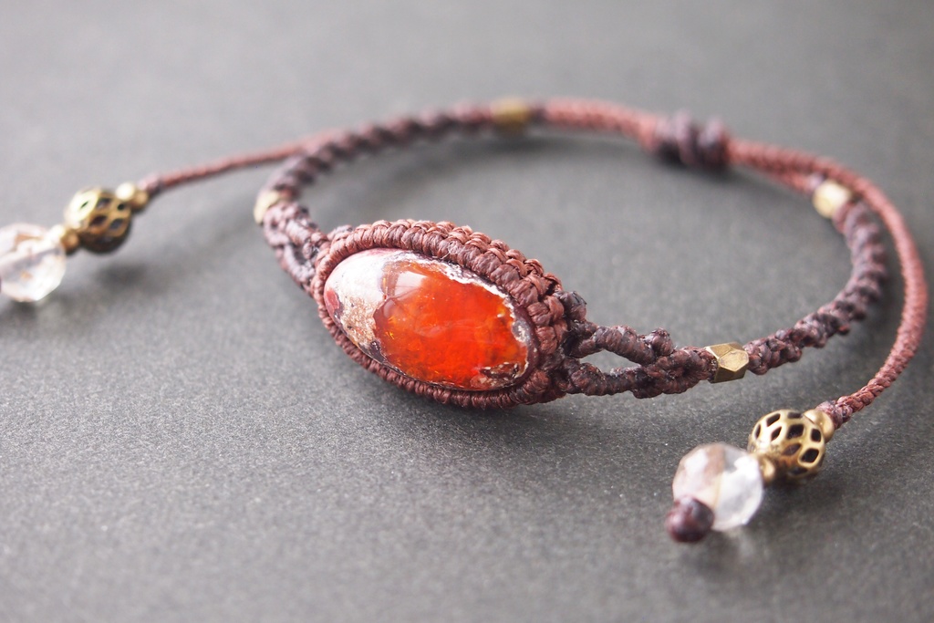 カンテラオパールのマクラメブレスレット 「Bandiagara」