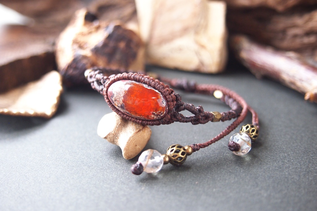 カンテラオパールのマクラメブレスレット 「Bandiagara」