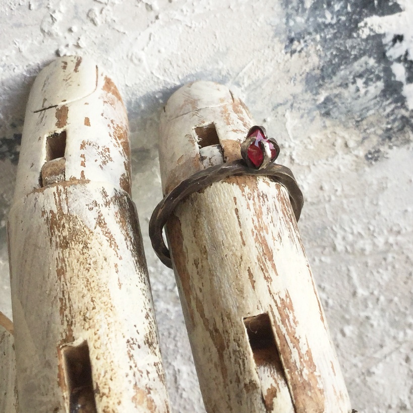 原石リング スピネル