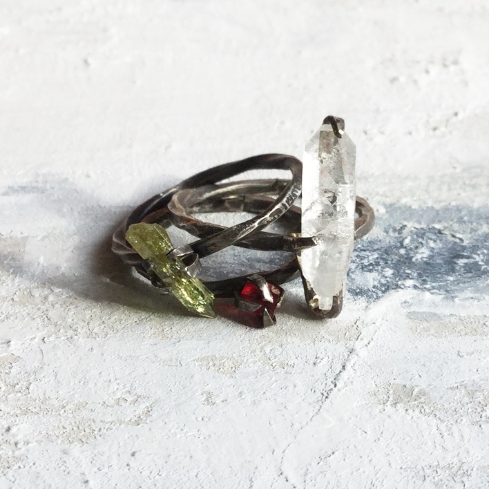 原石リング スピネル