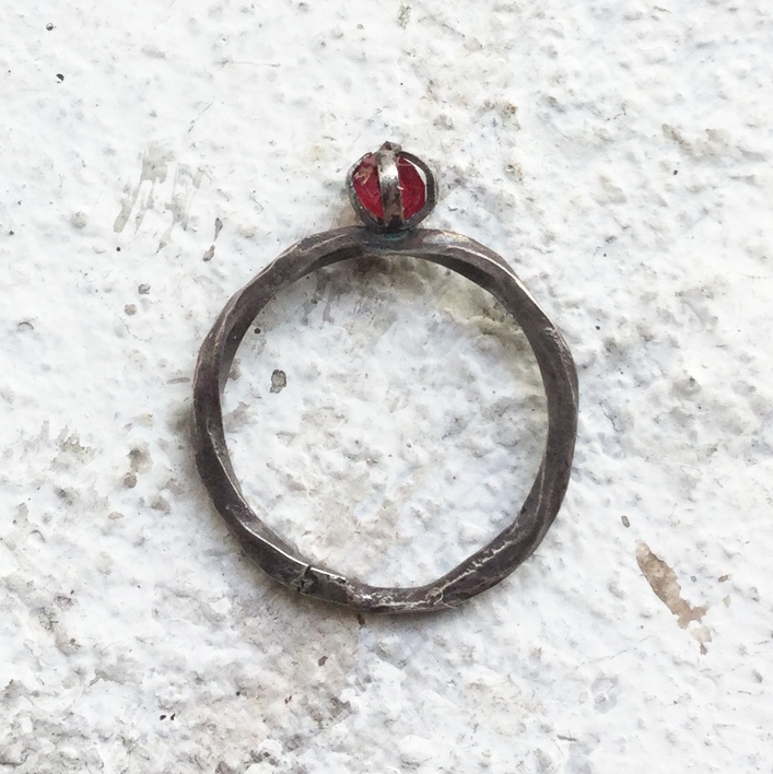 原石リング スピネル