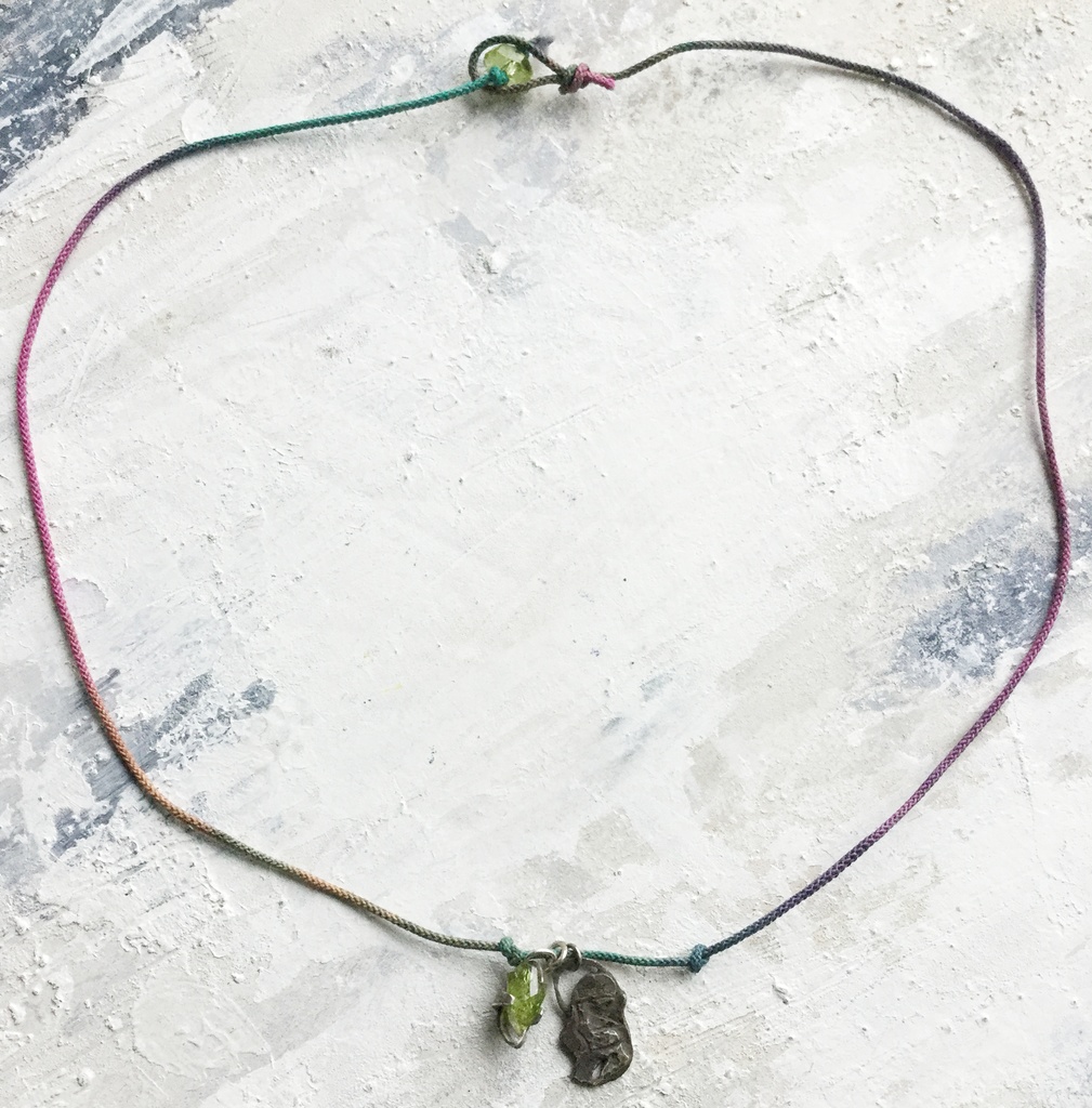 原石ネックレス ベスビアナイト