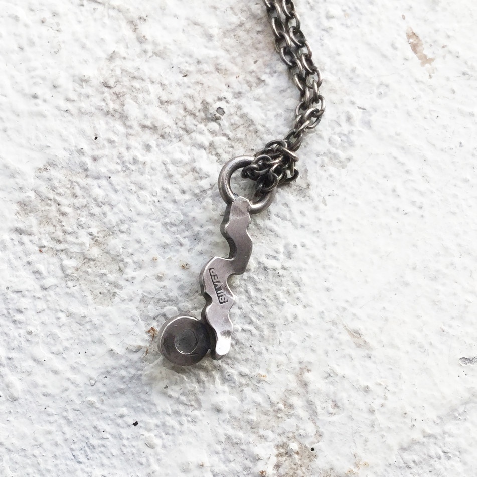 うごめきプチネックレス ラブラドライト2