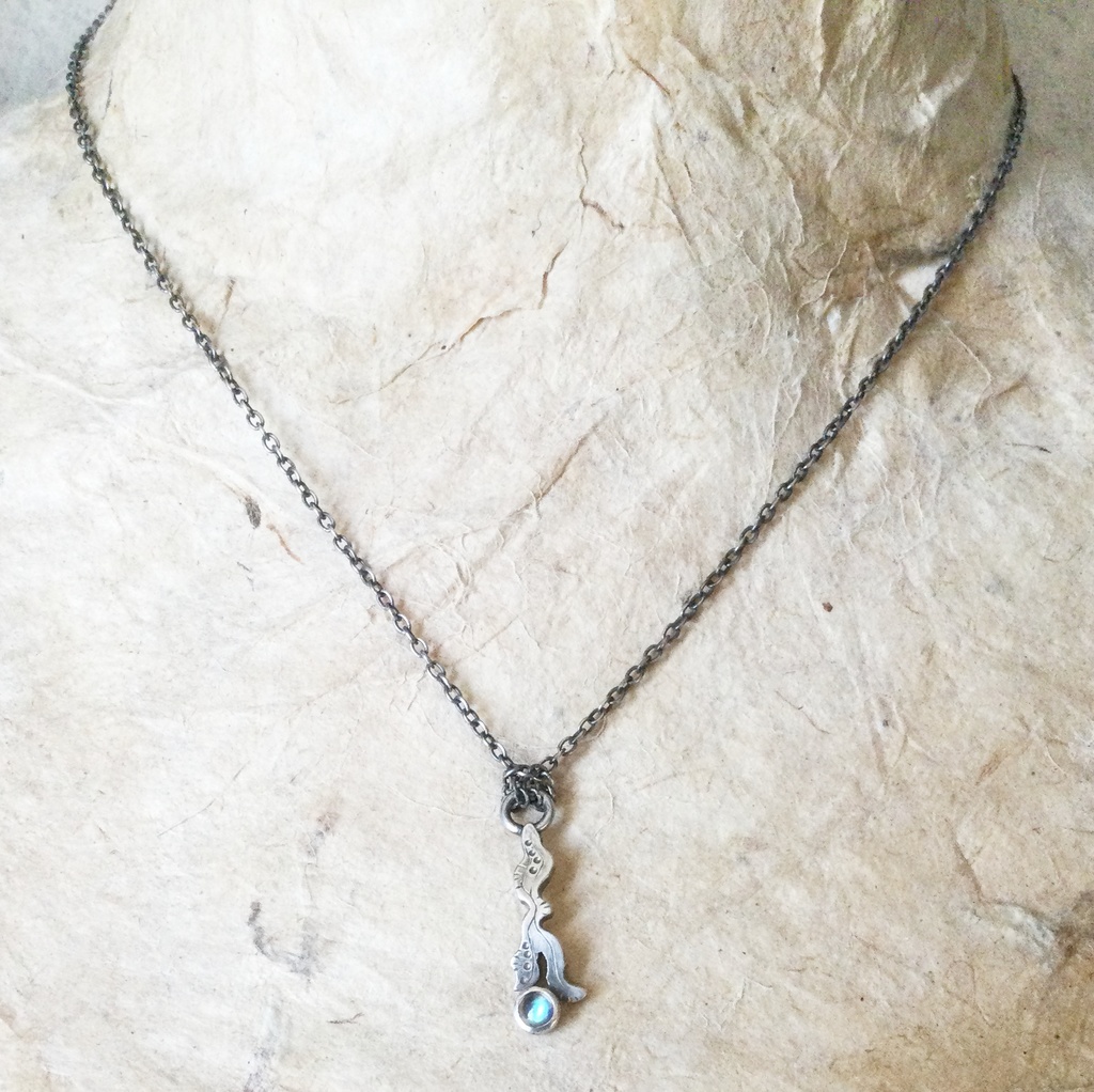 うごめきプチネックレス ラブラドライト3