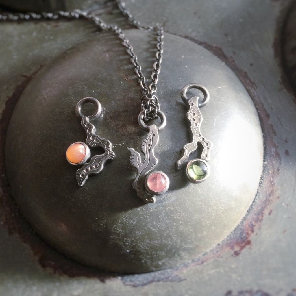 うごめきプチネックレス オレンジムーンストーン