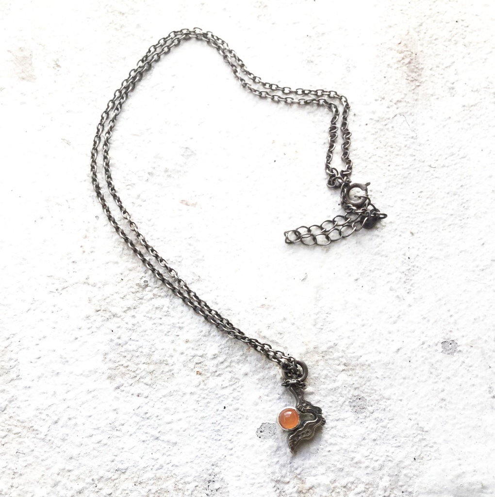 うごめきプチネックレス オレンジムーンストーン