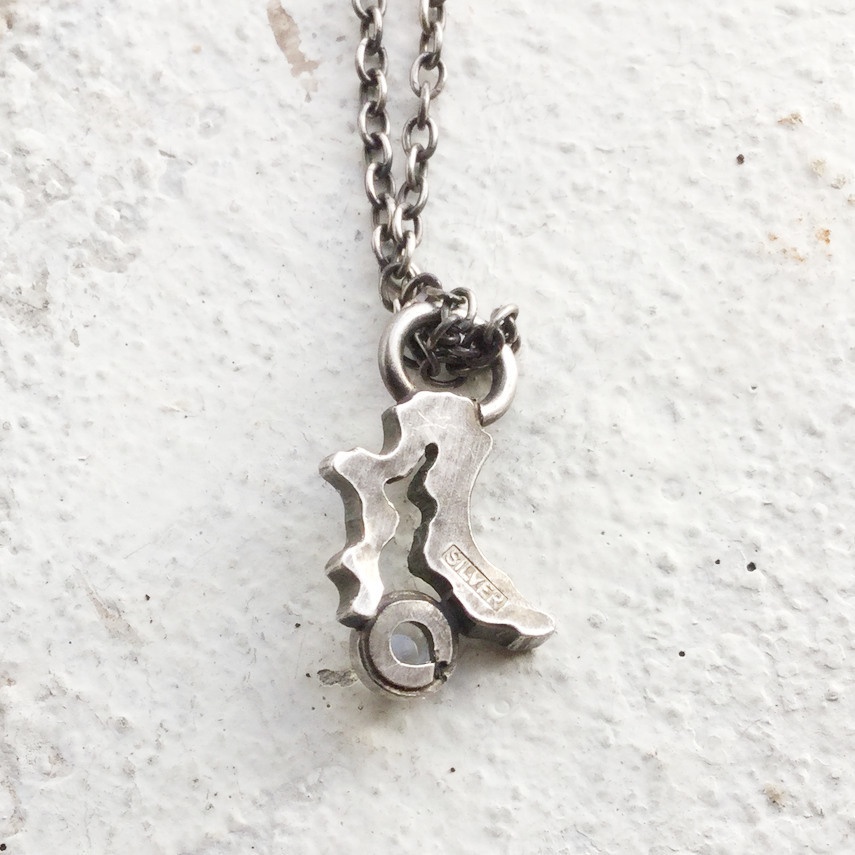 うごめきプチネックレス ムーンストーン