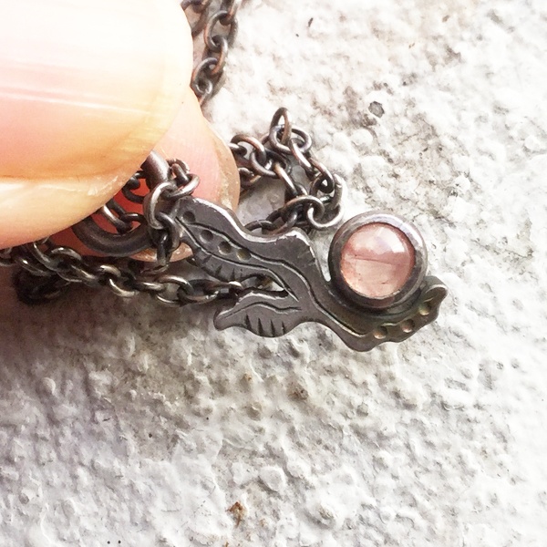 うごめきプチネックレス インカローズ