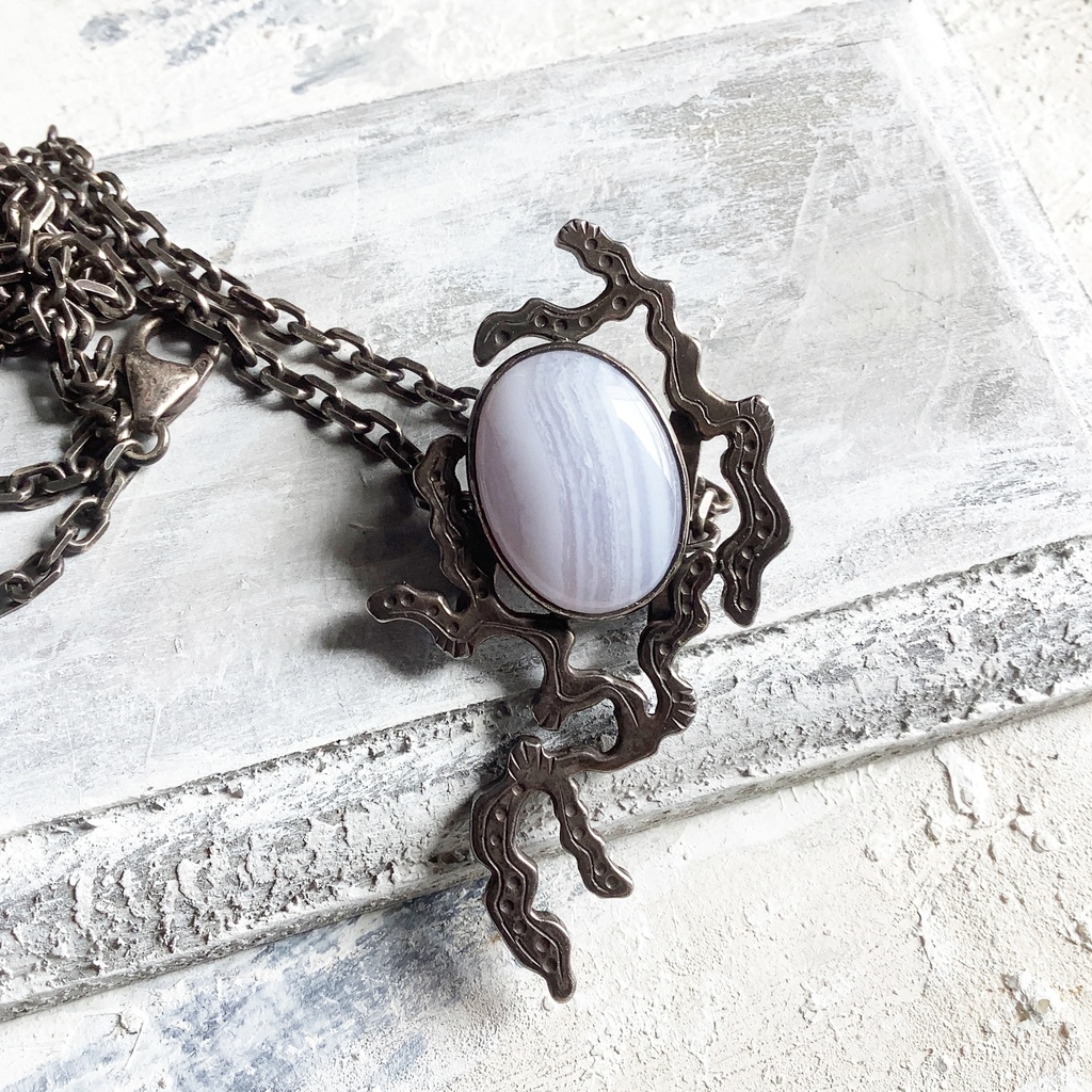 うごめき ブルーレース ネックレス