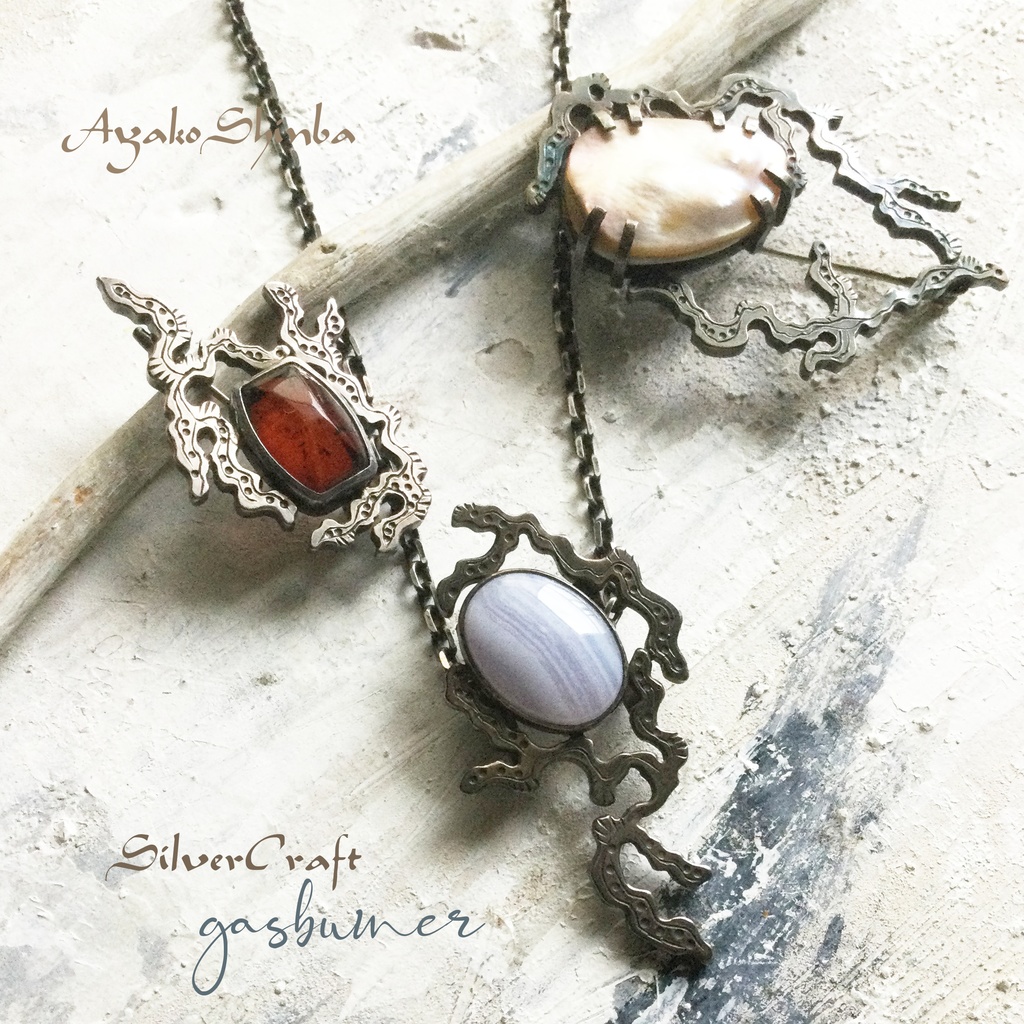 うごめき ブルーレース ネックレス