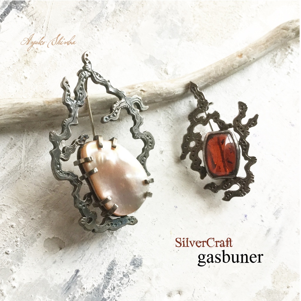 うごめきブローチ マザーオブパール