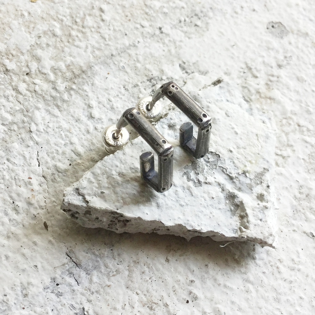 Gピアス グレークオーツ