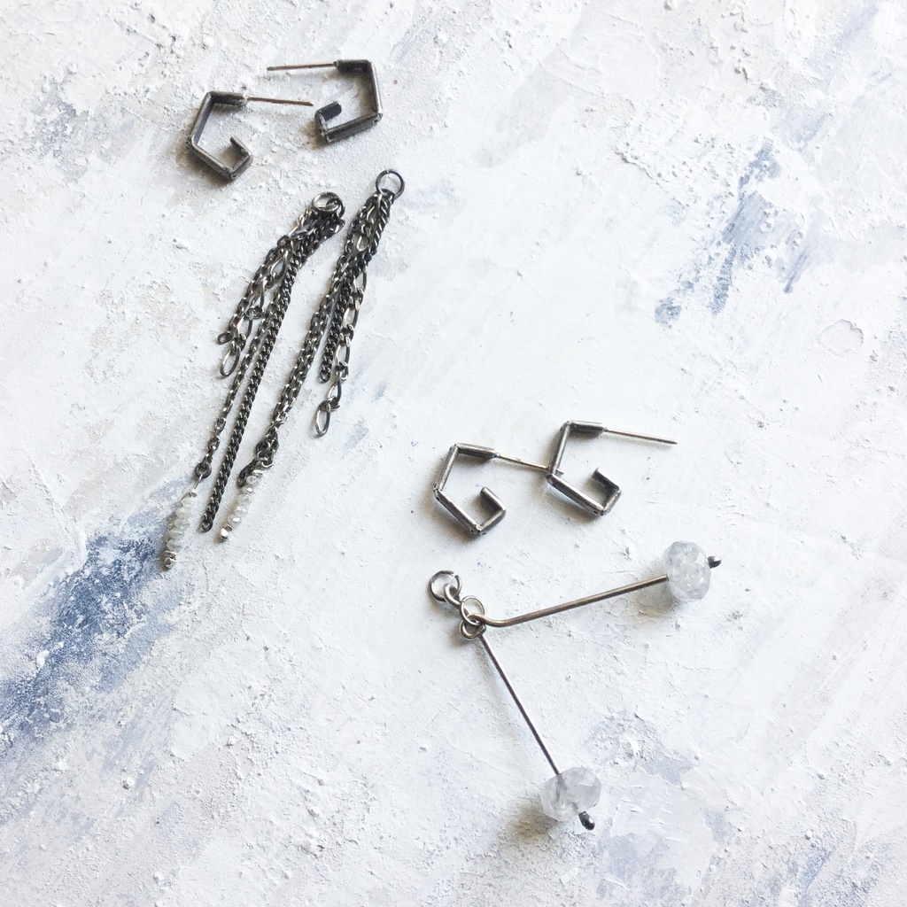 Gピアス グレークオーツ