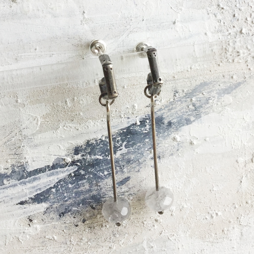 Gピアス グレークオーツ