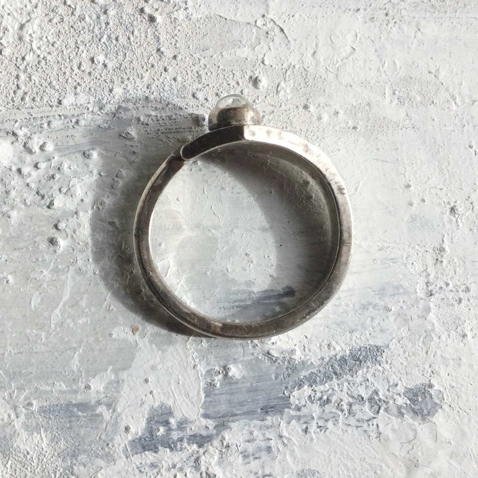 ヒシガタ リング ムーンストーン