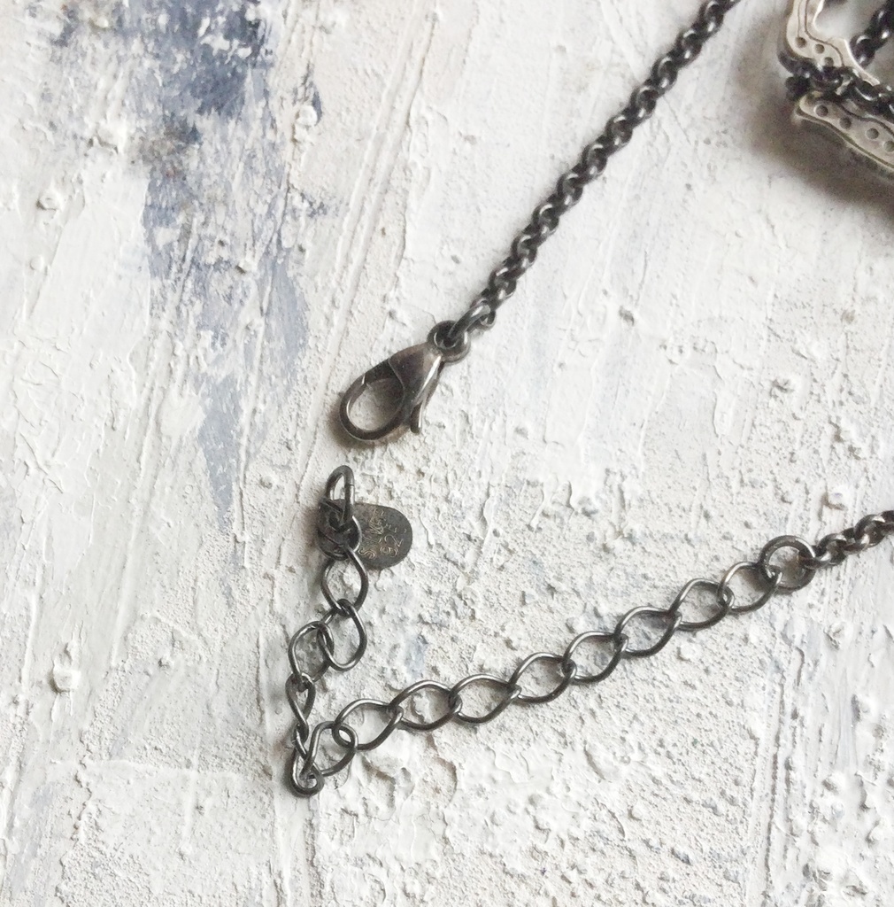 うごめき エメラルド原石 ネックレス