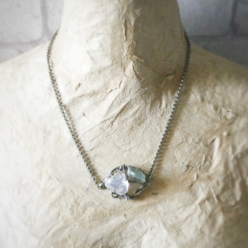 バーブドワイヤー アクアマリン&ミルキークオーツ ネックレスペンダント