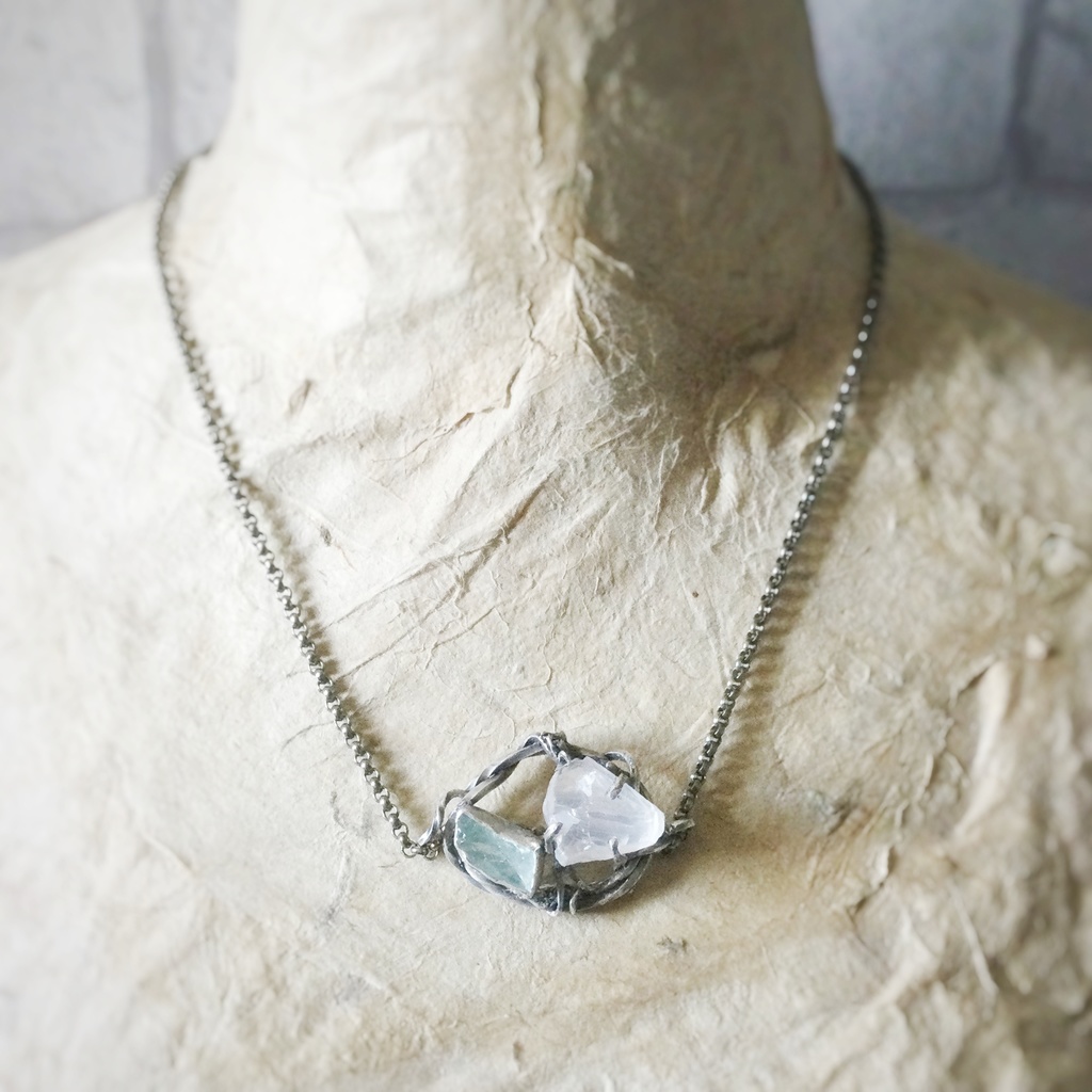 バーブドワイヤー アクアマリン&ミルキークオーツ ネックレスペンダント