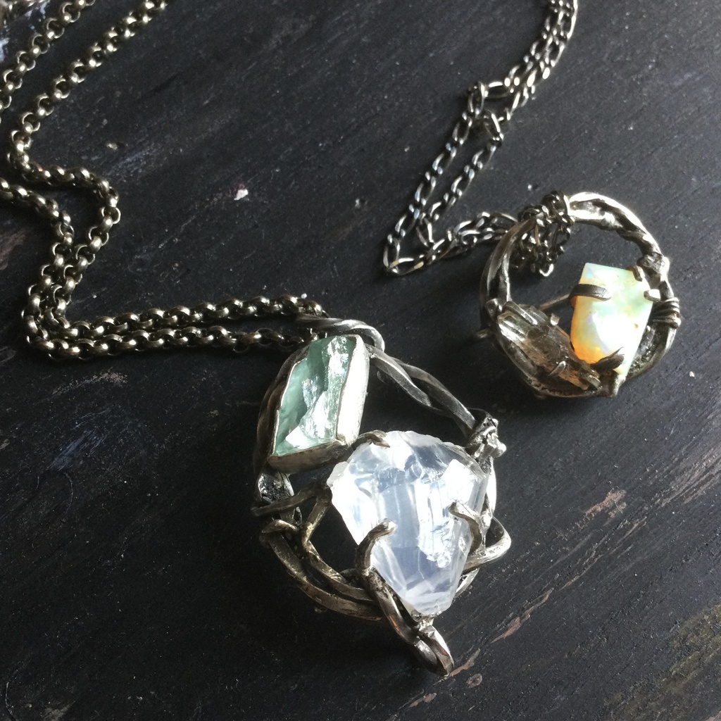 バーブドワイヤー アクアマリン&ミルキークオーツ ネックレスペンダント