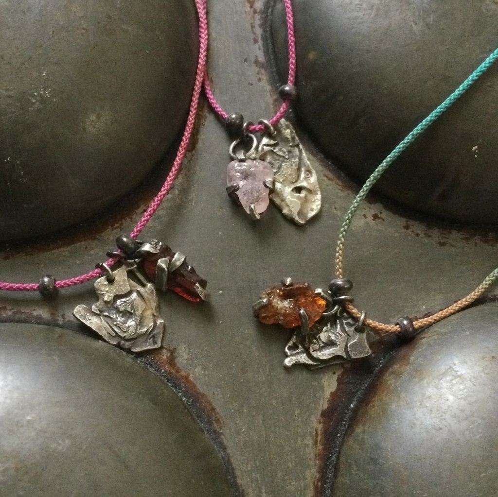 ピンクサファイヤ原石 チョーカー&ネックレス