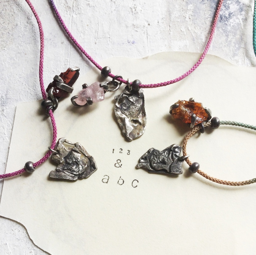 ピンクサファイヤ原石 チョーカー&ネックレス