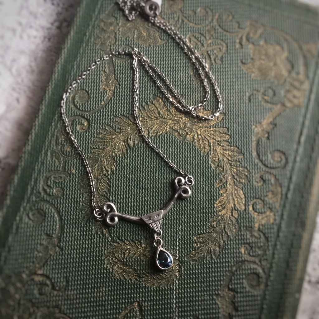 ツイステ ゴスマリイデアネックレス ロンドンブルートパーズ