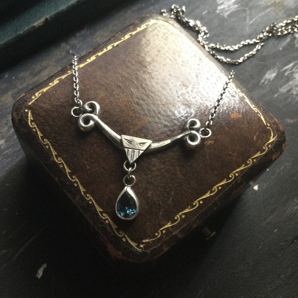 ツイステ ゴスマリイデアネックレス ロンドンブルートパーズ