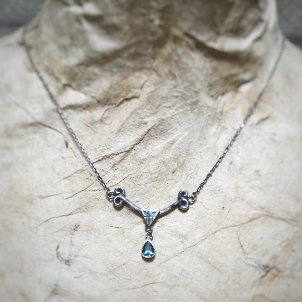 ツイステ ゴスマリイデアネックレス ロンドンブルートパーズ