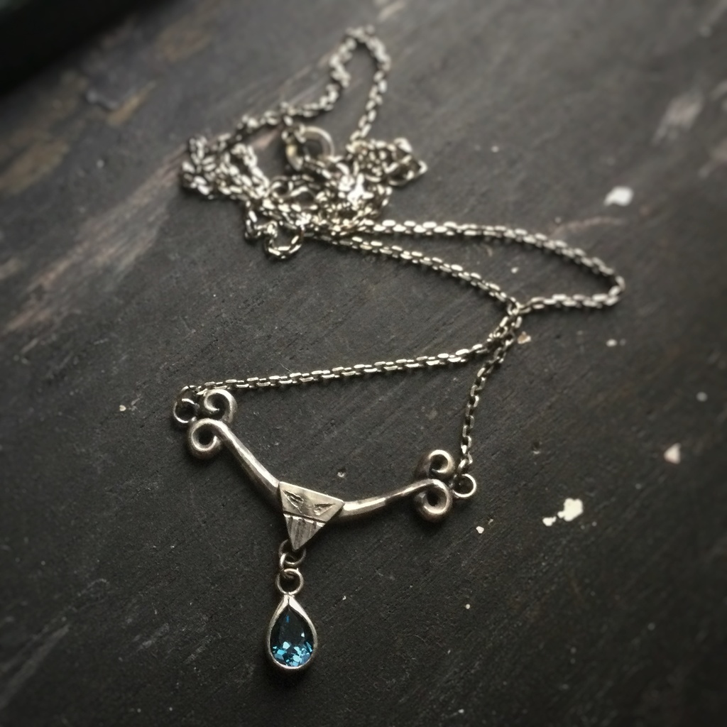 ツイステ ゴスマリイデアネックレス ロンドンブルートパーズ